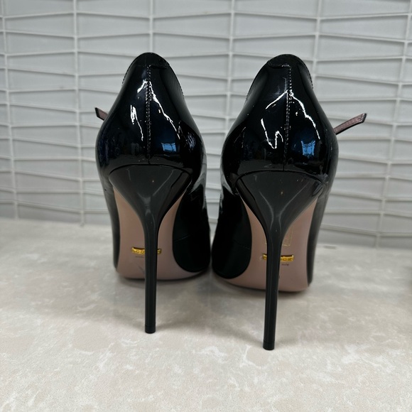 Gucci Black Patent Leather Women's Shoes - Picture 4 of 6